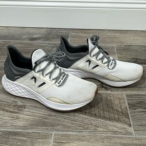 New Balance Roav sneakers